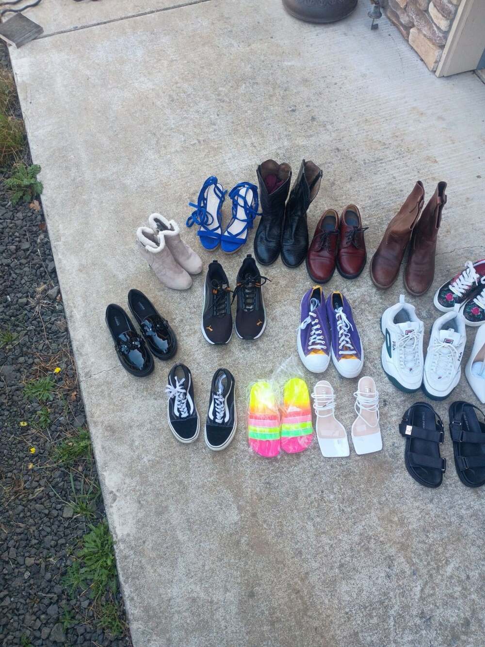 Shoe Collection Assorted Footwear - Picture 2 of 4